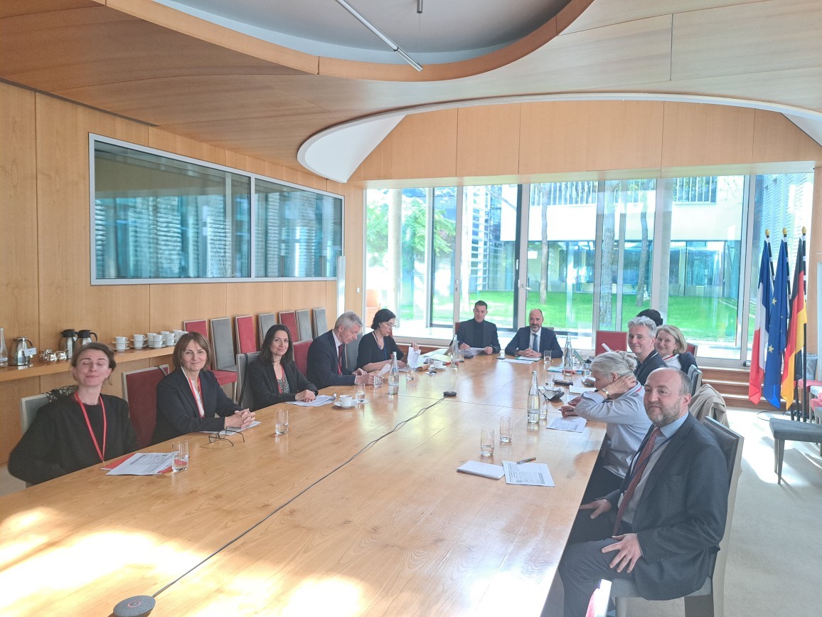 Table du conseil consulaire